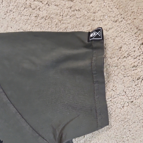 Sullen Men's Neptune Premium Short Sleeve T-Shirt in olive Size Small Petite NWT - Picture 6 of 8